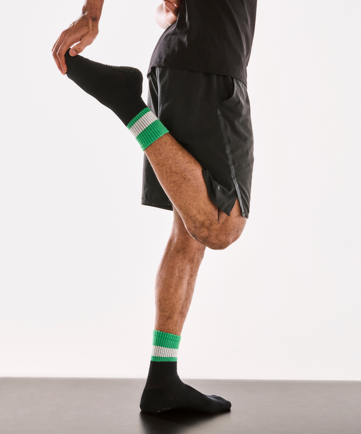 Men's Crew Non Slip Grip Socks - Black & Green